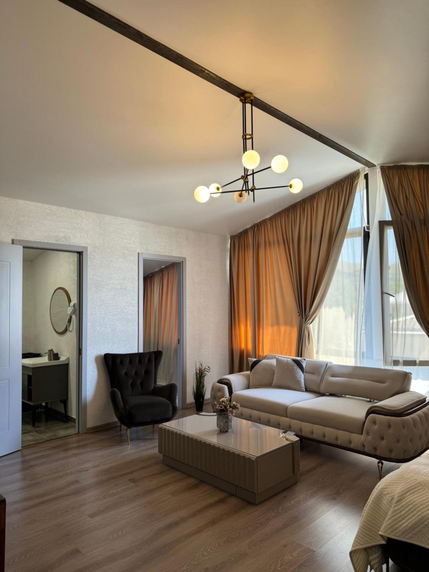 Guest House Elene กอริ ภายนอก รูปภาพ