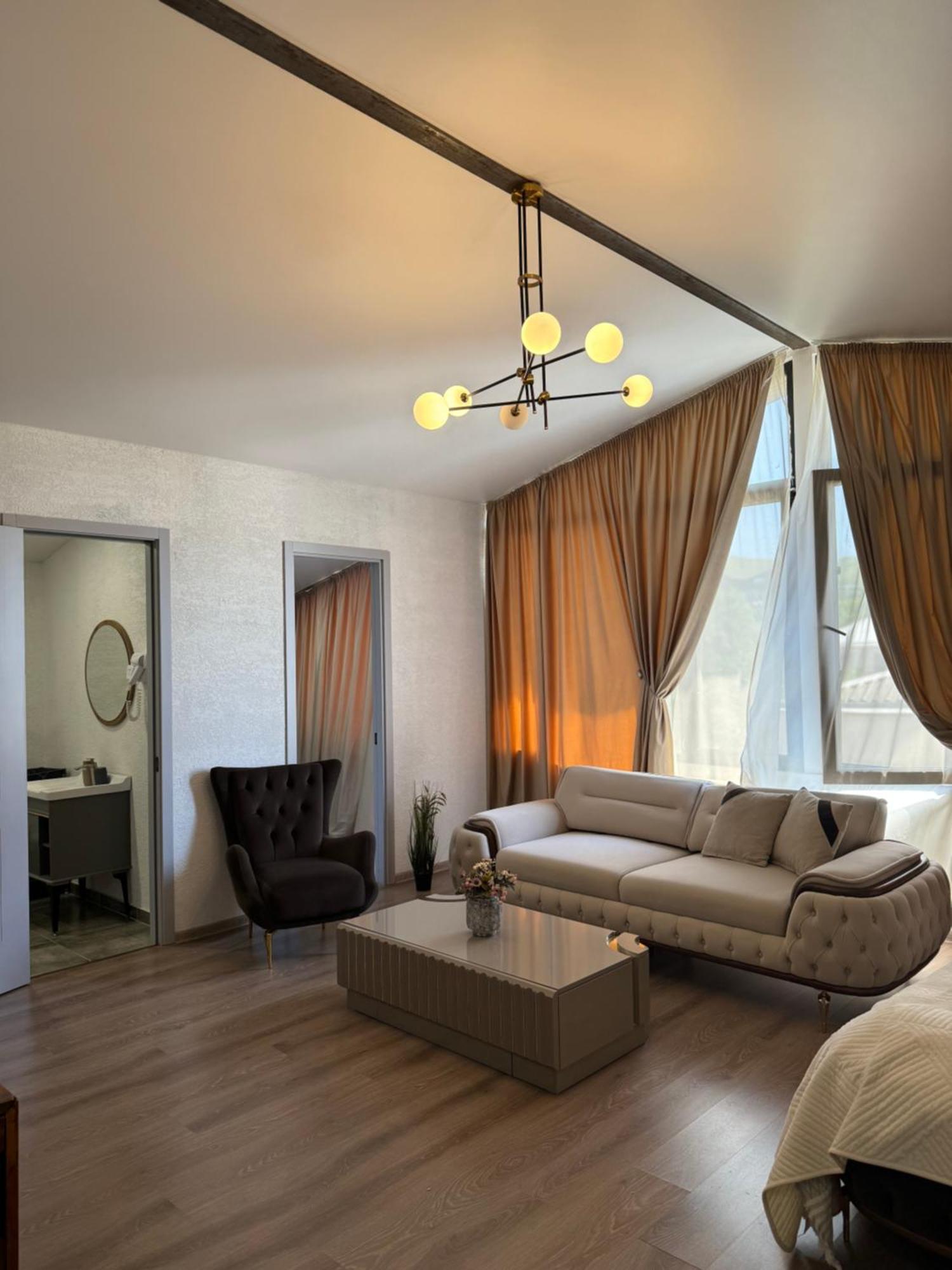 Guest House Elene กอริ ภายนอก รูปภาพ