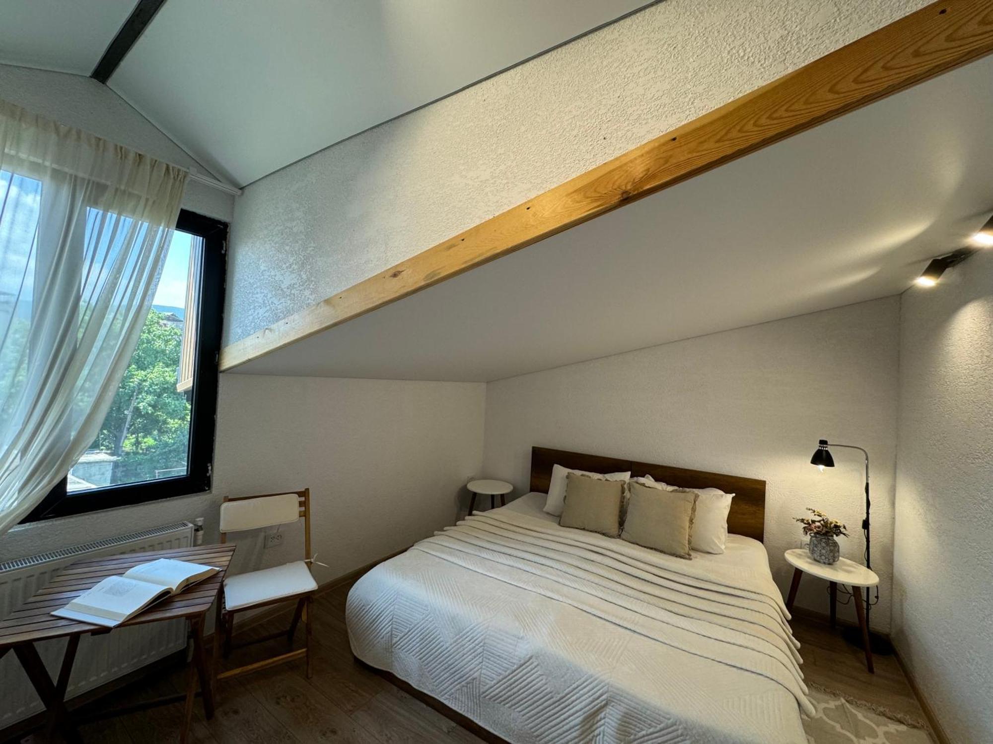 Guest House Elene กอริ ภายนอก รูปภาพ