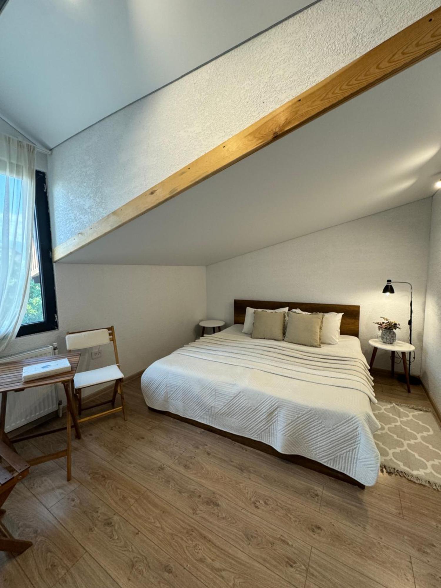 Guest House Elene กอริ ภายนอก รูปภาพ
