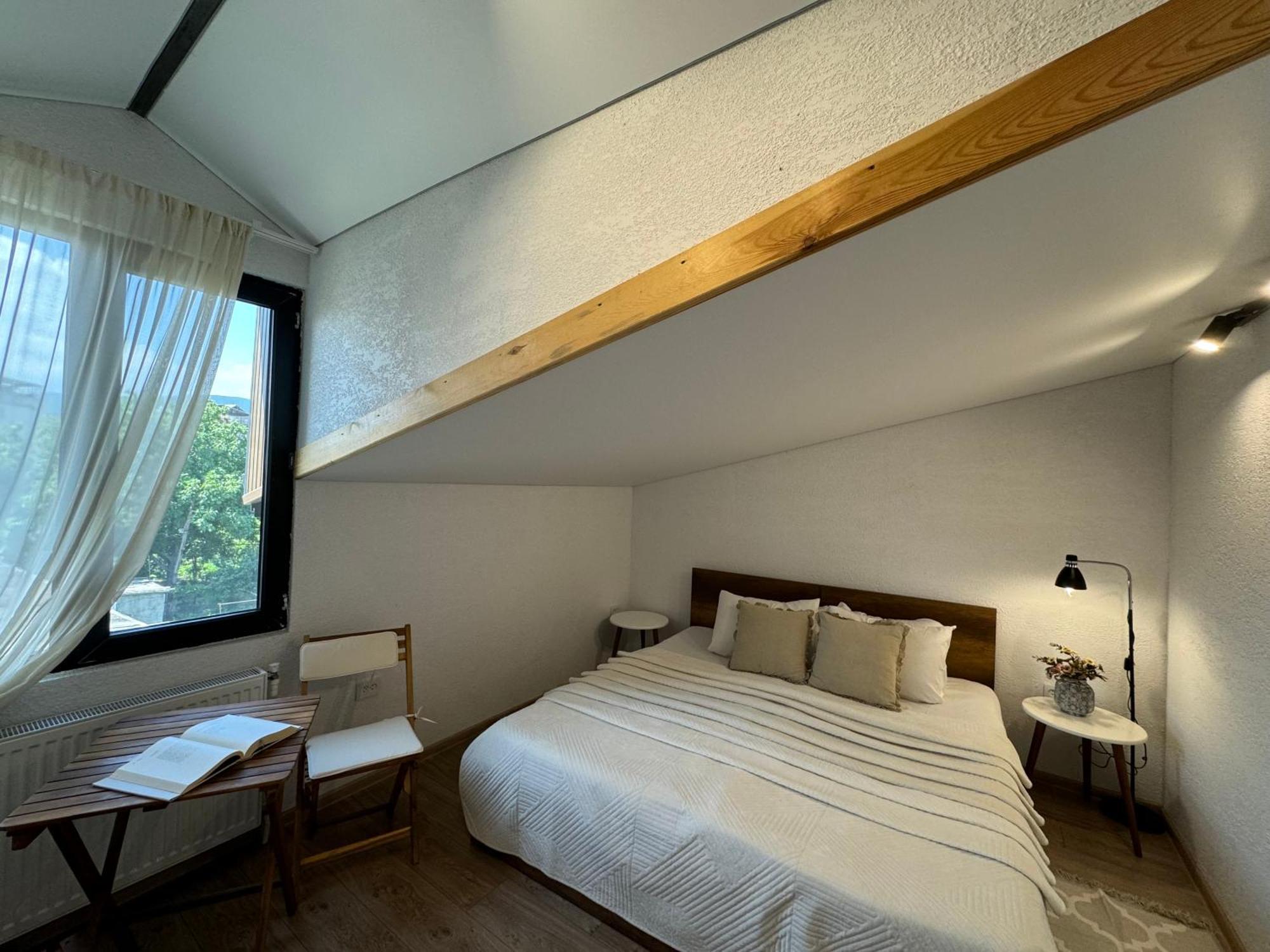 Guest House Elene กอริ ภายนอก รูปภาพ
