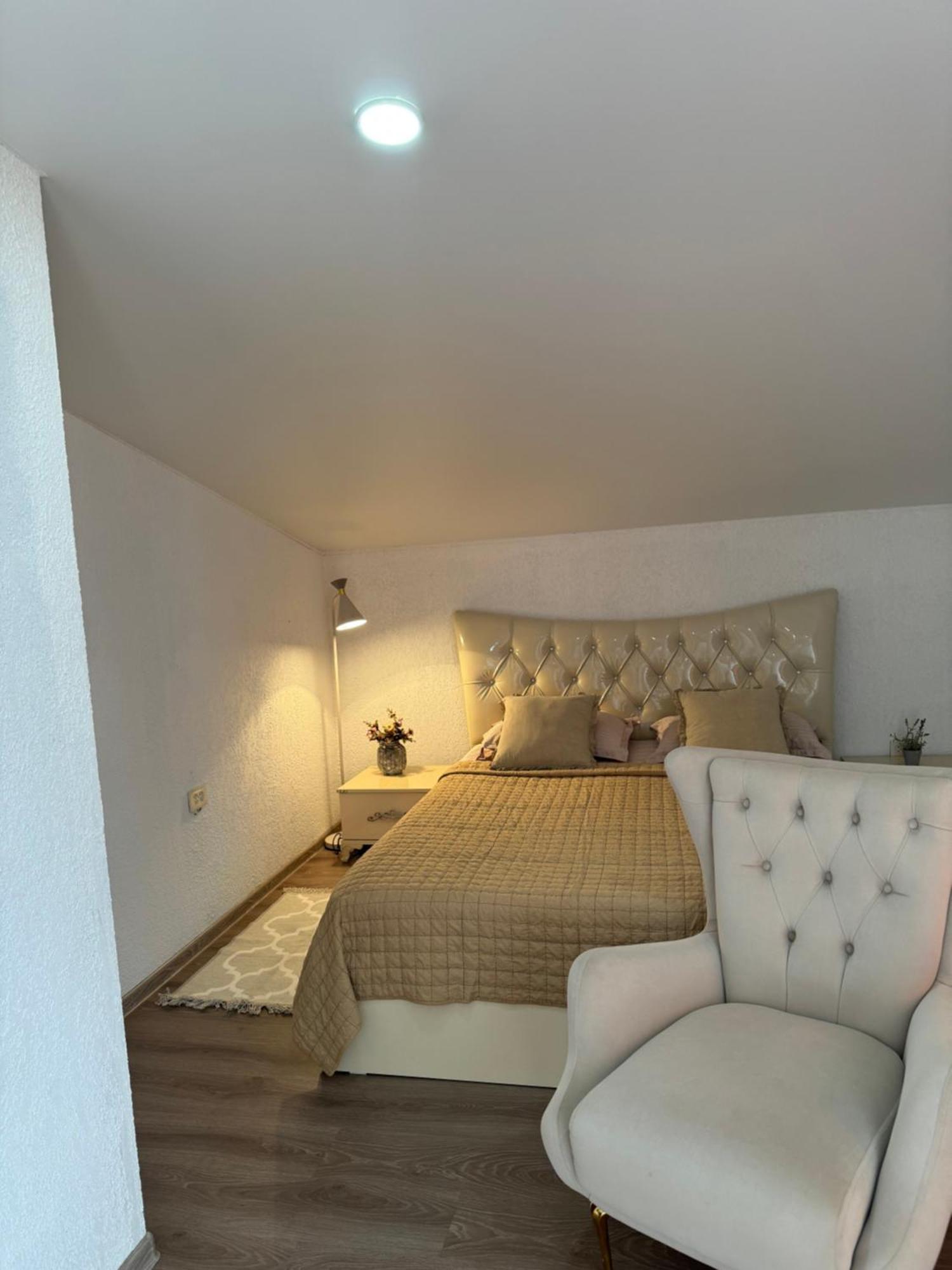 Guest House Elene กอริ ภายนอก รูปภาพ