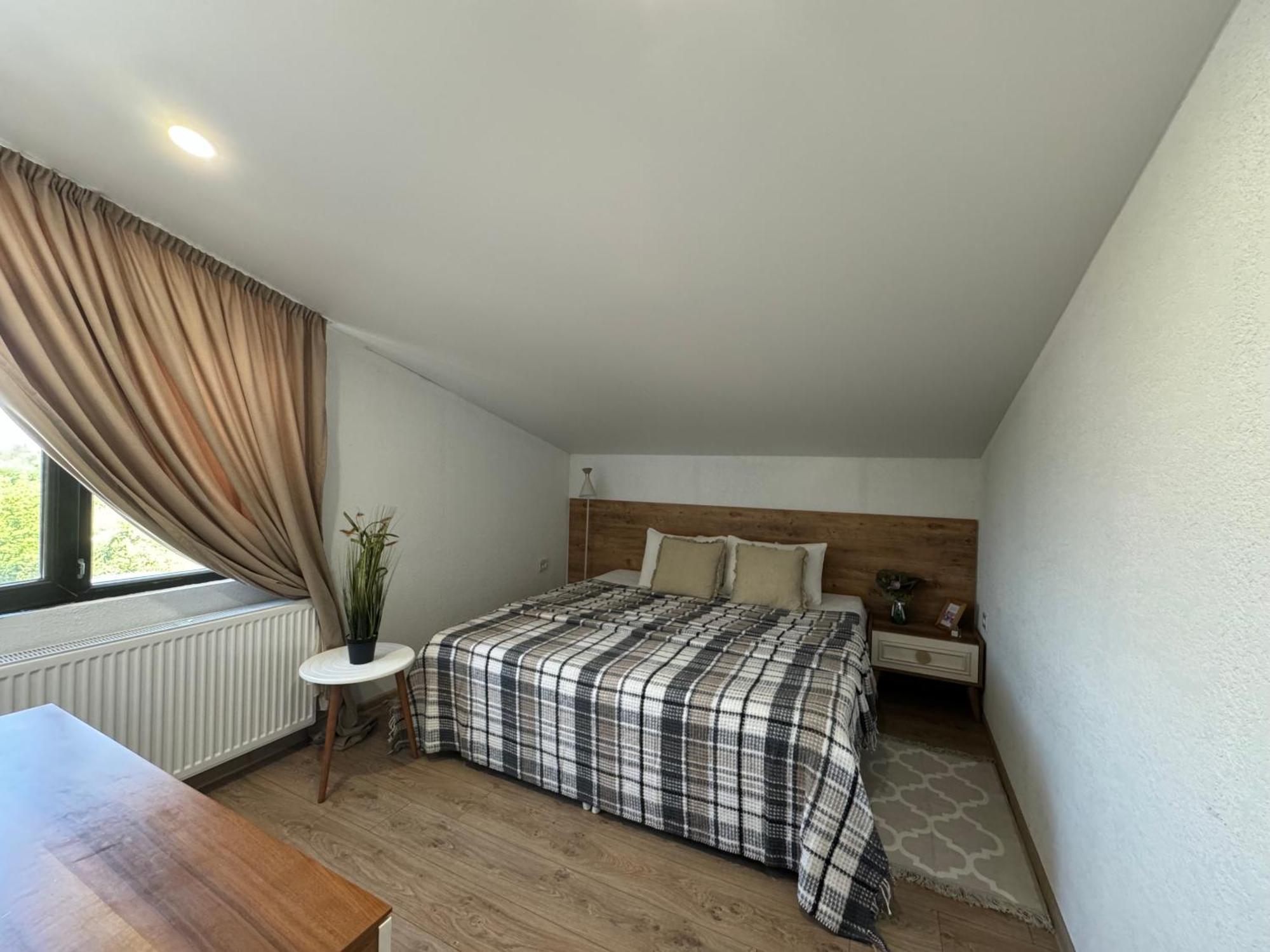 Guest House Elene กอริ ภายนอก รูปภาพ