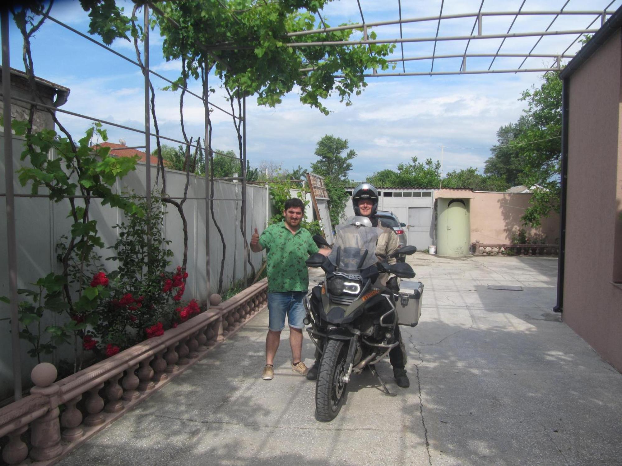 Guest House Elene กอริ ภายนอก รูปภาพ