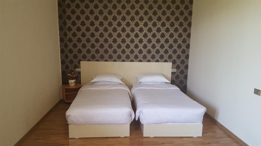 Guest House Elene กอริ ภายนอก รูปภาพ