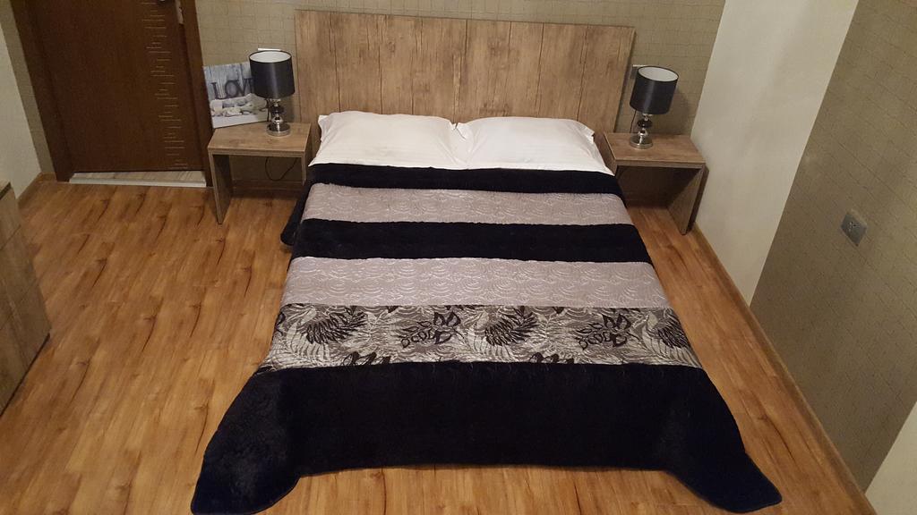 Guest House Elene กอริ ภายนอก รูปภาพ