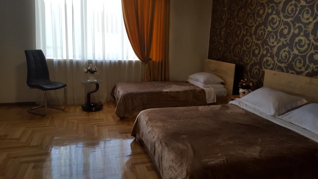 Guest House Elene กอริ ภายนอก รูปภาพ