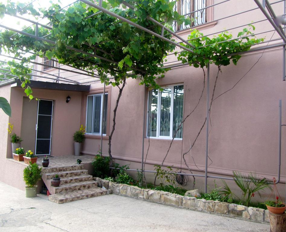 Guest House Elene กอริ ภายนอก รูปภาพ