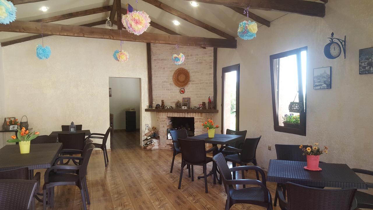 Guest House Elene กอริ ภายนอก รูปภาพ
