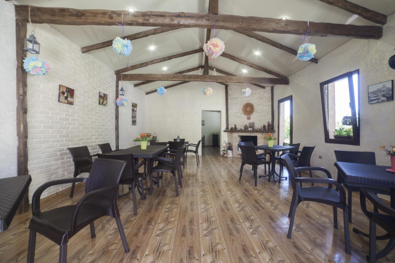 Guest House Elene กอริ ภายนอก รูปภาพ