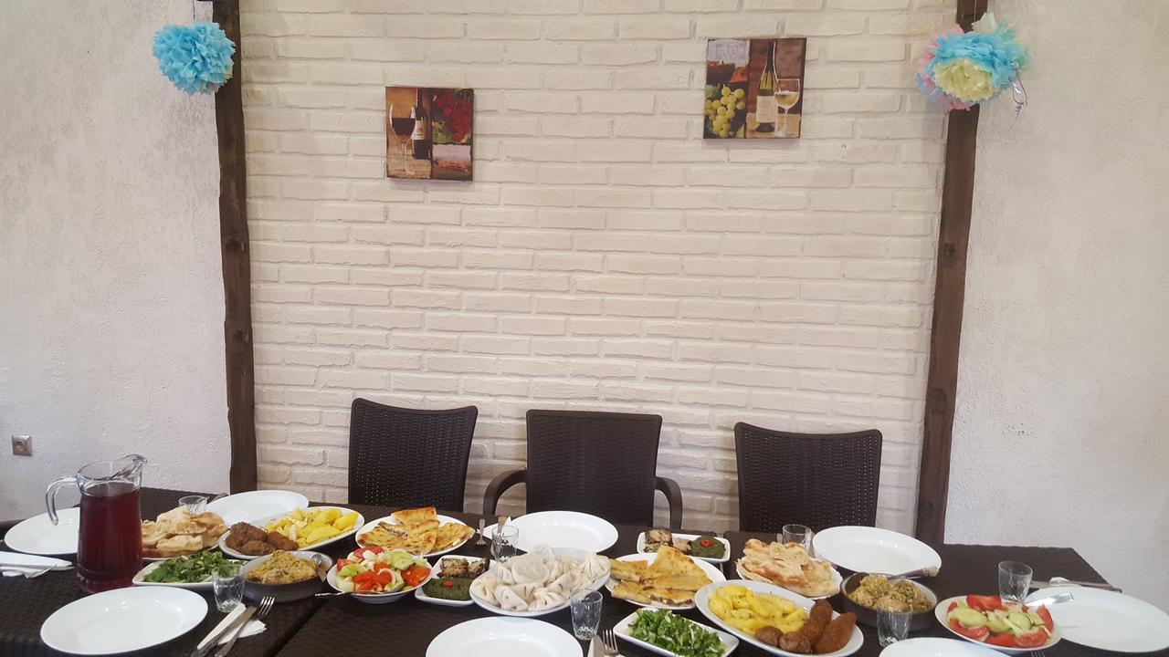 Guest House Elene กอริ ภายนอก รูปภาพ
